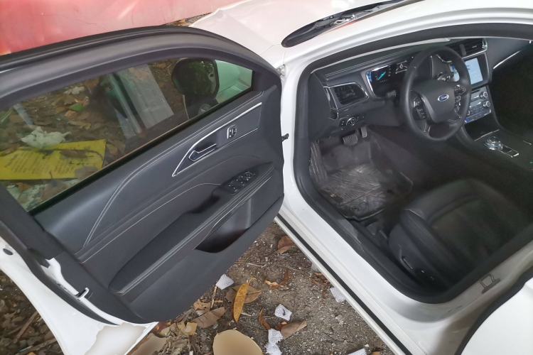 Used Ford Taurus 2015 EcoBoost 245 Fashion Edition Driver Seat