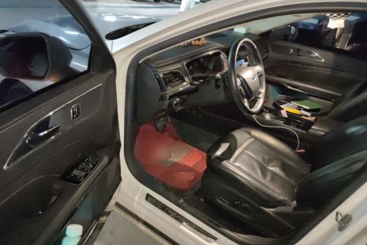 Used Ford Taurus 2015 EcoBoost 245 Fashion Edition Driver Seat