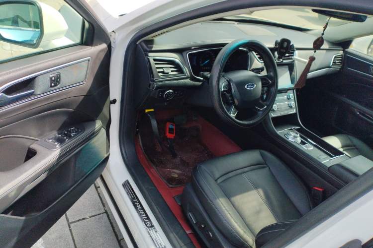 Used Ford Taurus 2015 EcoBoost 245 Fashion Edition Driver Seat