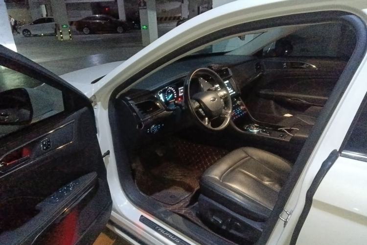 Used Ford Taurus 2015 EcoBoost 245 Fashion Edition Driver Seat