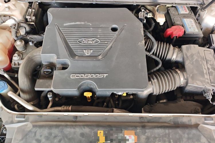Used Ford Taurus 2015 EcoBoost 325 V6 Flagship Model Engine Bay