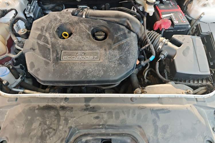 Used Ford Taurus 2015 EcoBoost 245 Fashion Edition Engine Bay