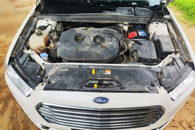 Used Ford Taurus 2015 EcoBoost 245 Luxury Model Engine Bay