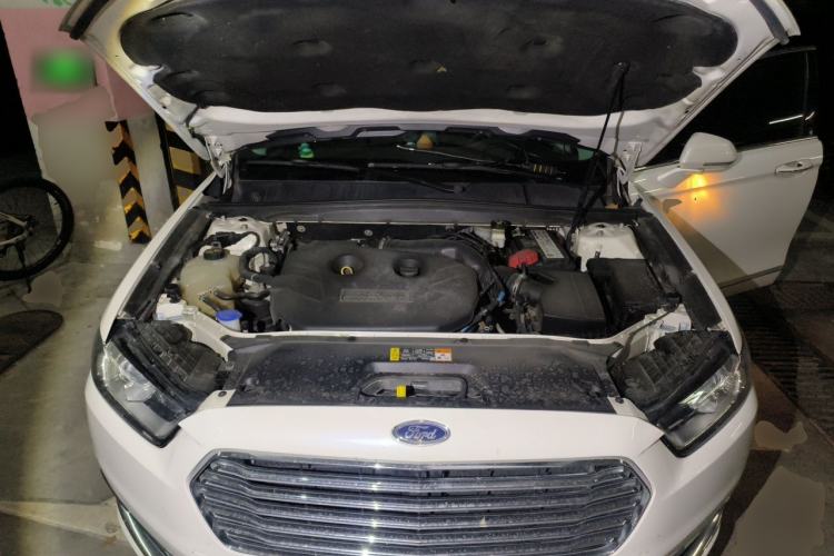 Used Ford Taurus 2015 EcoBoost 245 Fashion Edition Engine Bay
