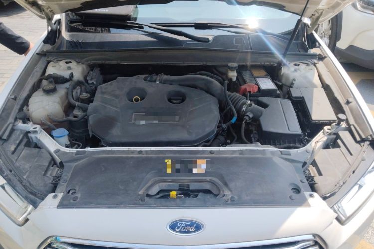 Used Ford Taurus 2015 EcoBoost 245 Luxury Model Engine Bay
