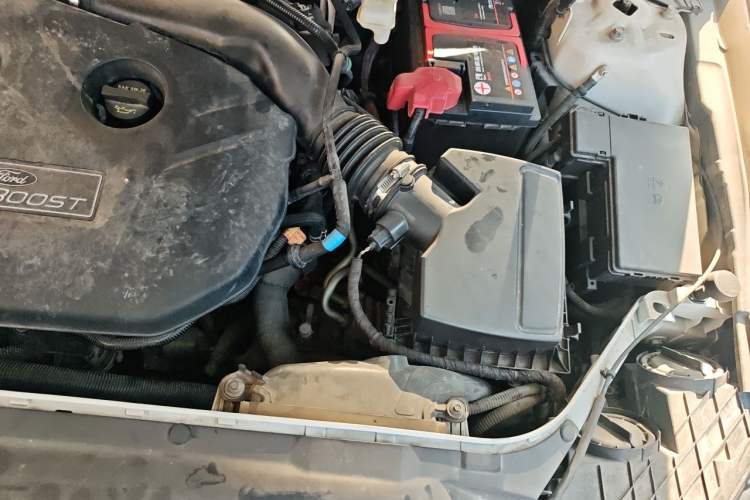 Used Ford Taurus 2015 EcoBoost 245 Fashion Edition Engine Bay Left