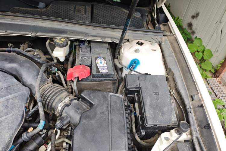 Used Ford Taurus 2015 EcoBoost 245 Luxury Model Engine Bay Left