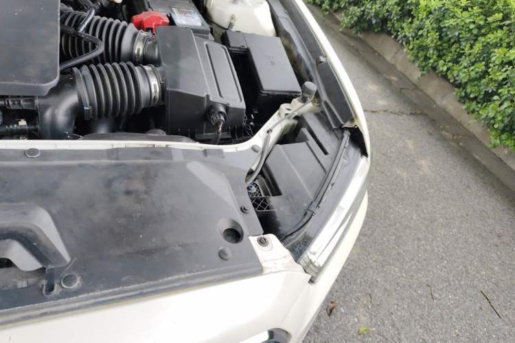 Used Ford Taurus 2015 EcoBoost 325 V6 Flagship Model Engine Bay Left