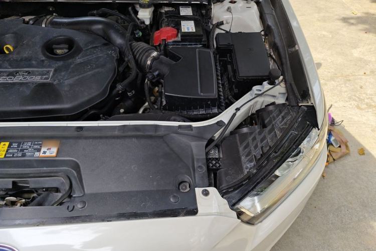 Used Ford Taurus 2015 EcoBoost 245 Fashion Edition Engine Bay Left