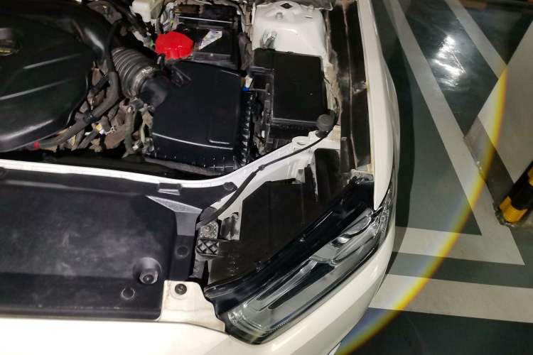 Used Ford Taurus 2015 EcoBoost 245 Ultimate Model Engine Bay Left