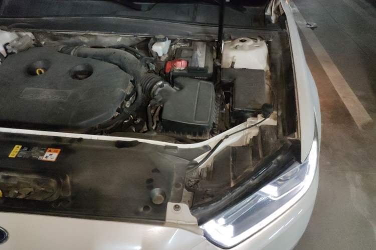 Used Ford Taurus 2015 EcoBoost 245 Fashion Edition Engine Bay Left