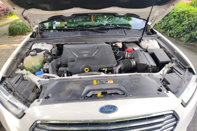 Used Ford Taurus 2015 EcoBoost 325 V6 Flagship Model Engine Bay