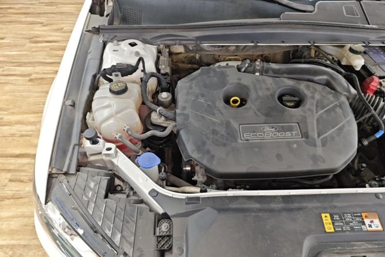Used Ford Taurus 2015 EcoBoost 245 Fashion Edition Engine Bay Right