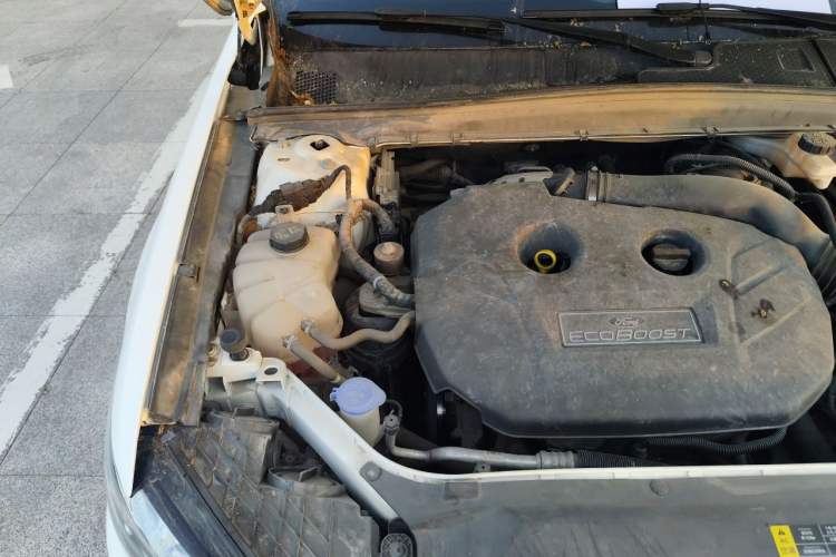 Used Ford Taurus 2015 EcoBoost 245 Fashion Edition Engine Bay Right