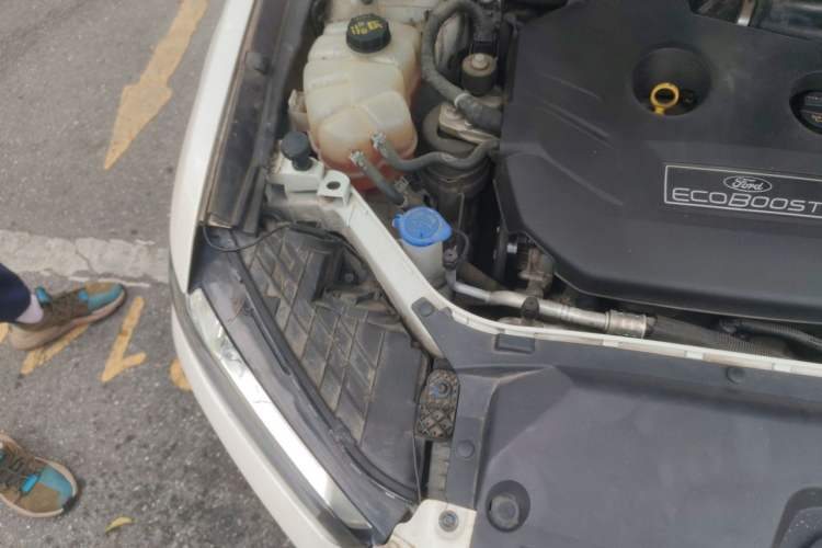 Used Ford Taurus 2015 EcoBoost 245 Fashion Edition Engine Bay Right