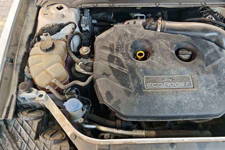 Used Ford Taurus 2015 EcoBoost 245 Fashion Edition Engine Bay Right