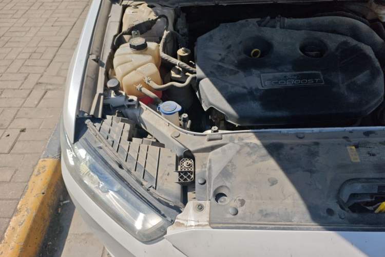 Used Ford Taurus 2015 EcoBoost 245 Fashion Edition Engine Bay Right