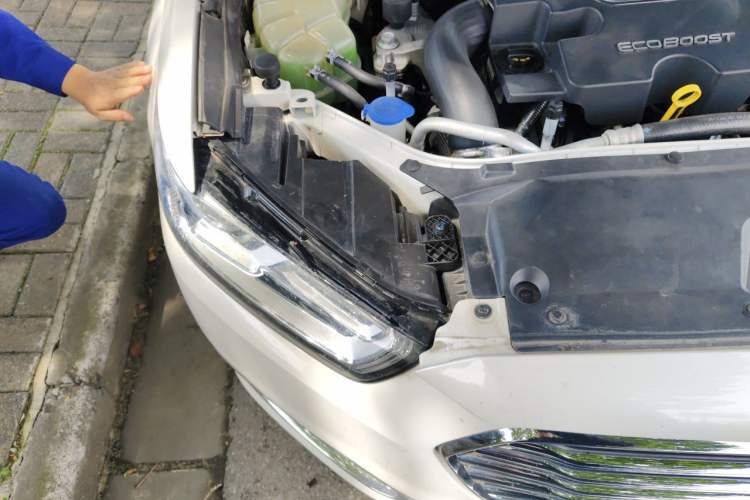Used Ford Taurus 2015 EcoBoost 325 V6 Flagship Model Engine Bay Right