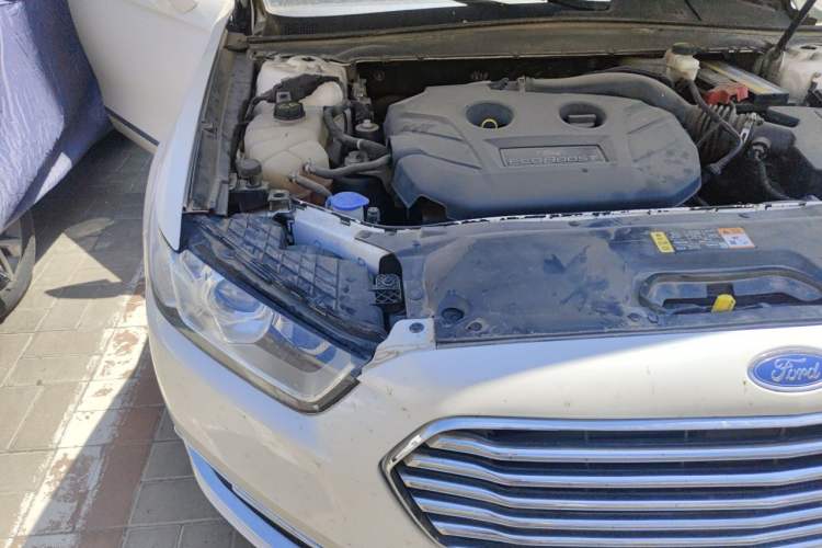 Used Ford Taurus 2015 EcoBoost 245 Fashion Edition Engine Bay Right