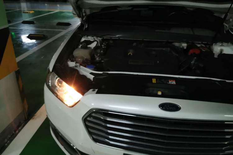 Used Ford Taurus 2015 EcoBoost 245 Fashion Edition Engine Bay Right