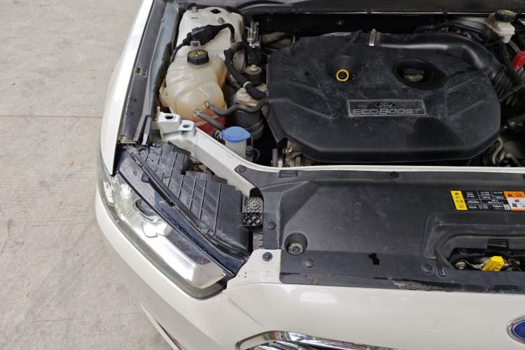 Used Ford Taurus 2015 EcoBoost 245 Fashion Edition Engine Bay Right