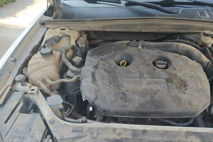 Used Ford Taurus 2015 EcoBoost 245 Luxury Model Engine Bay Right
