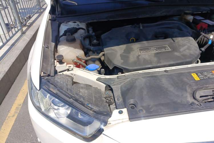 Used Ford Taurus 2015 EcoBoost 245 Fashion Edition Engine Bay Right