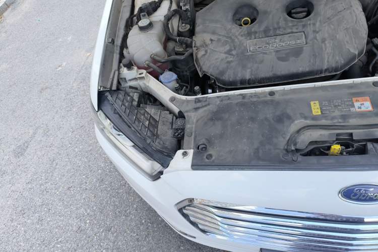 Used Ford Taurus 2015 EcoBoost 245 Fashion Edition Engine Bay Right