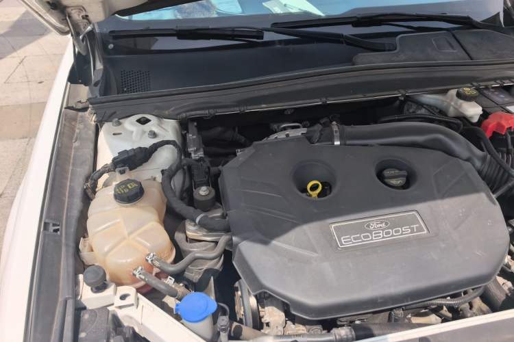 Used Ford Taurus 2015 EcoBoost 245 Luxury Model Engine Bay Right