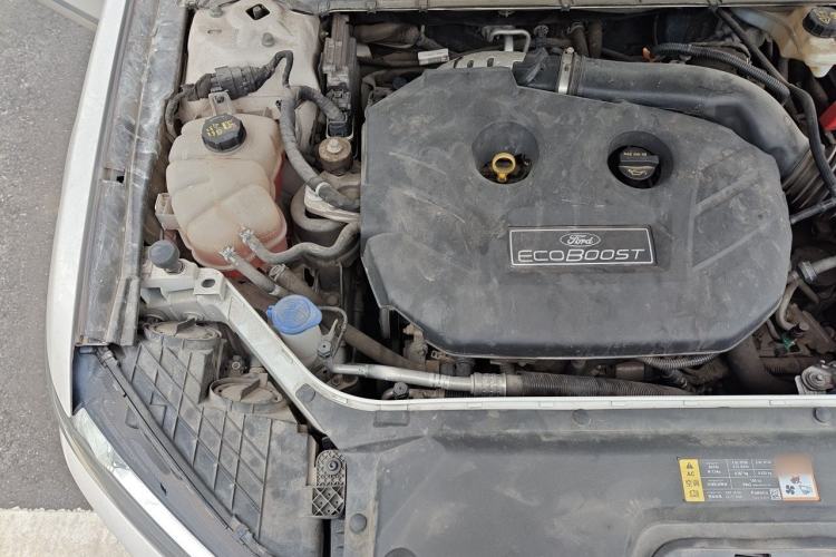 Used Ford Taurus 2015 EcoBoost 245 Fashion Edition Engine Bay Right