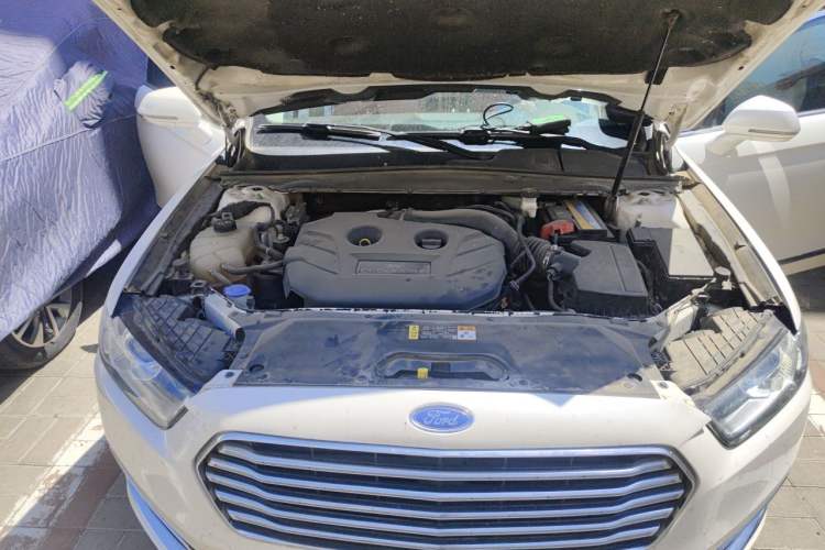 Used Ford Taurus 2015 EcoBoost 245 Fashion Edition Engine Bay