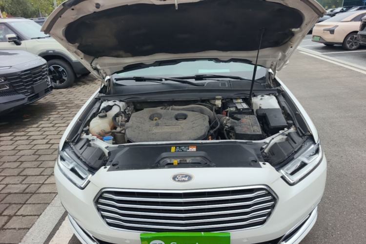 Used Ford Taurus 2015 EcoBoost 245 Luxury Model Engine Bay
