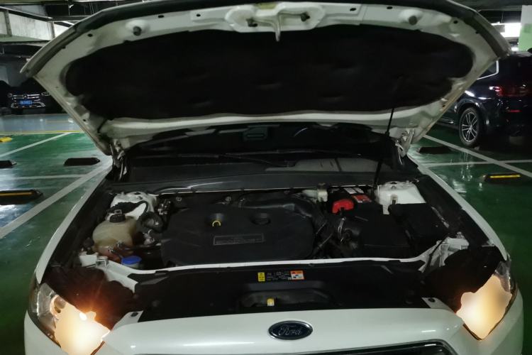 Used Ford Taurus 2015 EcoBoost 245 Fashion Edition Engine Bay