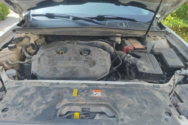 Used Ford Taurus 2015 EcoBoost 245 Luxury Model Engine Bay