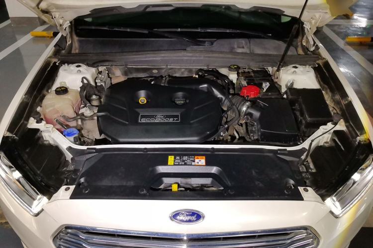 Used Ford Taurus 2015 EcoBoost 245 Ultimate Model Engine Bay
