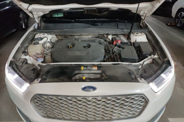 Used Ford Taurus 2015 EcoBoost 245 Fashion Edition Engine Bay
