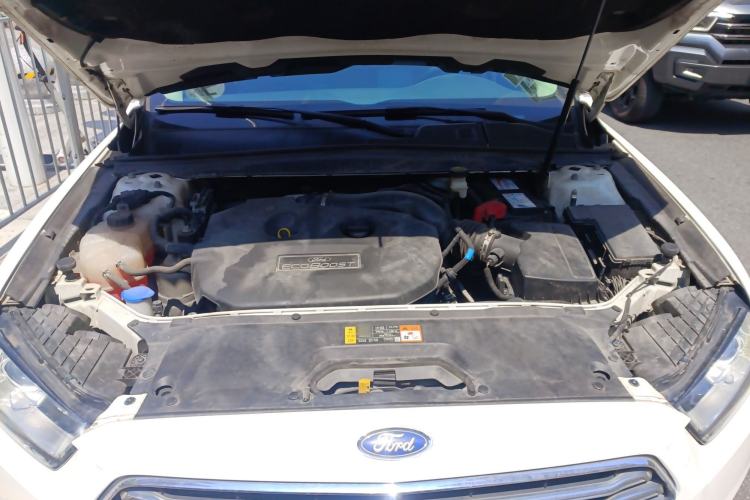 Used Ford Taurus 2015 EcoBoost 245 Fashion Edition Engine Bay
