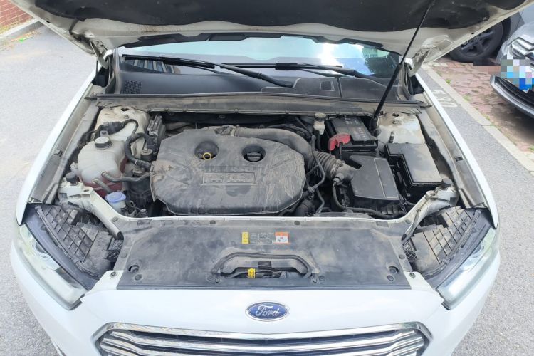 Used Ford Taurus 2015 EcoBoost 245 Fashion Edition Engine Bay