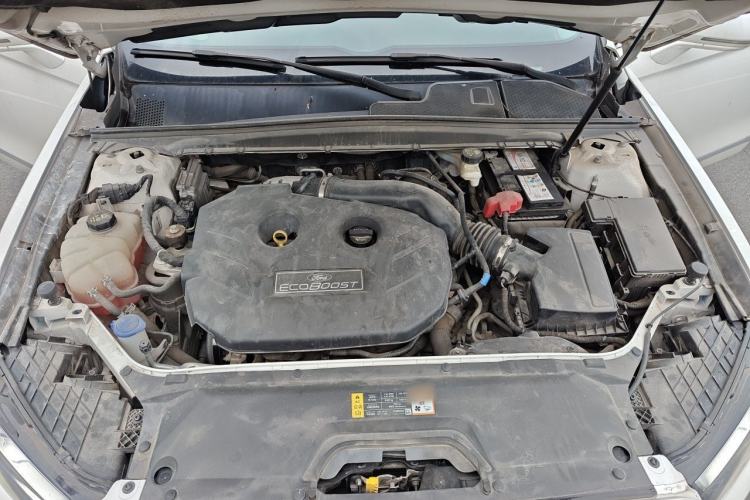 Used Ford Taurus 2015 EcoBoost 245 Fashion Edition Engine Bay