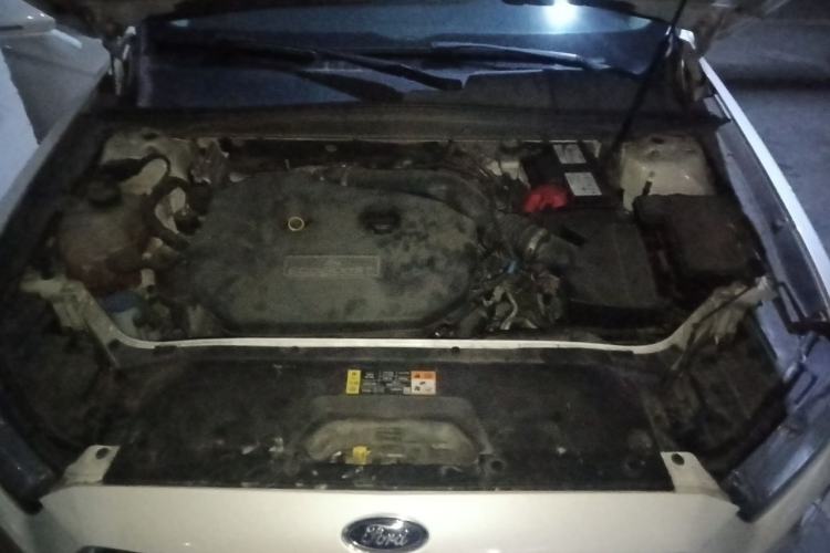Used Ford Taurus 2015 EcoBoost 245 Fashion Edition Engine Bay