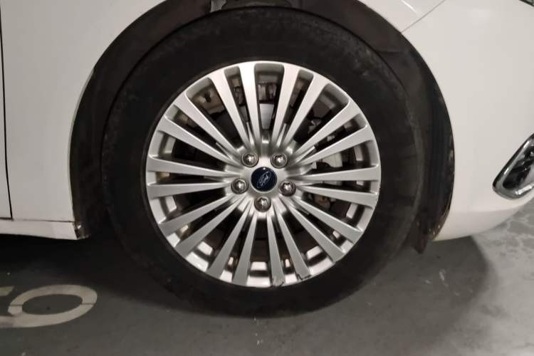 Used Ford Taurus 2015 EcoBoost 245 Luxury Model Exterior 1