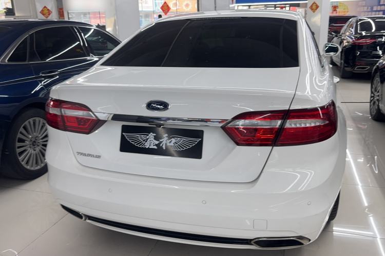 Used Ford Taurus 2015 EcoBoost 245 Luxury Model Exterior 5