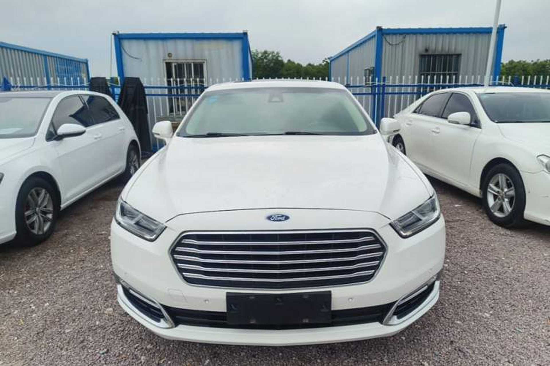 Used Ford Taurus 2015 EcoBoost 245 Luxury Model Front