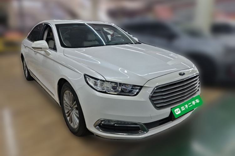 Used Ford Taurus 2015 EcoBoost 245 Fashion Edition Front Right 45 Deg