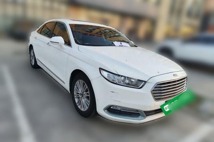 Used Ford Taurus 2015 EcoBoost 245 Fashion Edition Front Right 45 Deg