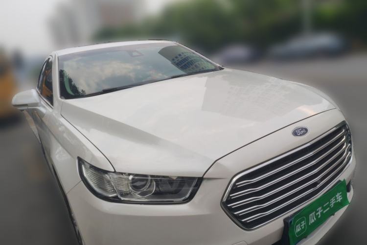 Used Ford Taurus 2015 EcoBoost 245 Fashion Edition Front Right 45 Deg