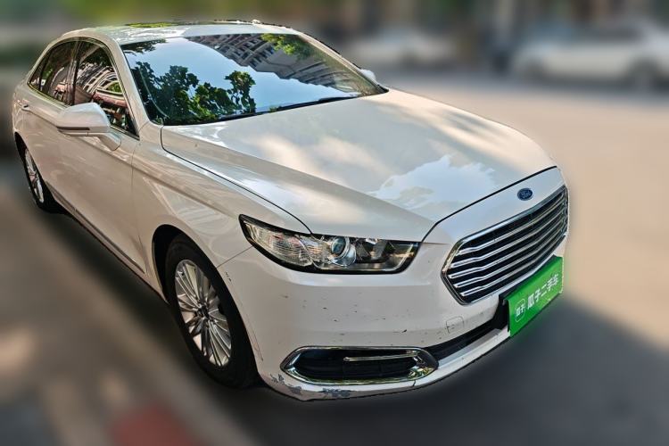 Used Ford Taurus 2015 EcoBoost 245 Fashion Edition Front Right 45 Deg