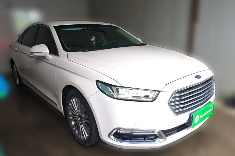 Used Ford Taurus 2015 EcoBoost 245 Luxury Model Front Right 45 Deg