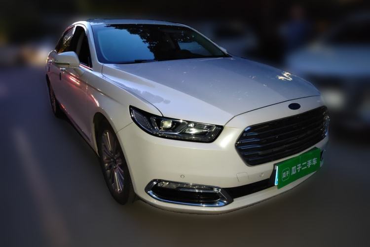 Used Ford Taurus 2015 EcoBoost 245 Luxury Model Front Right 45 Deg