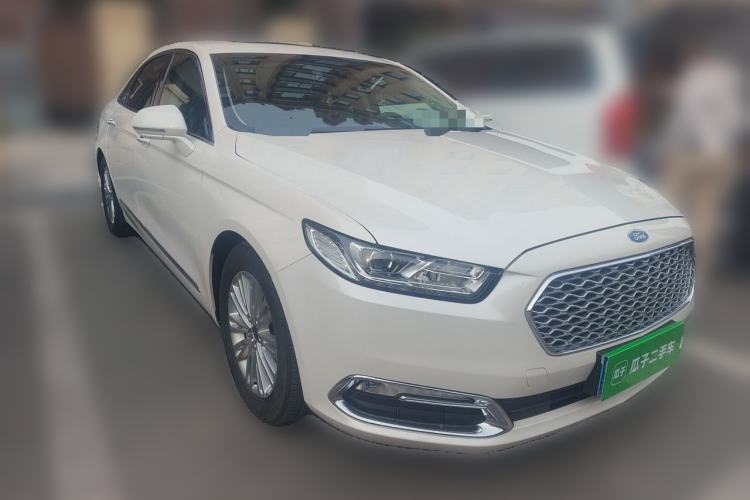 Used Ford Taurus 2015 EcoBoost 245 Fashion Edition Front Right 45 Deg
